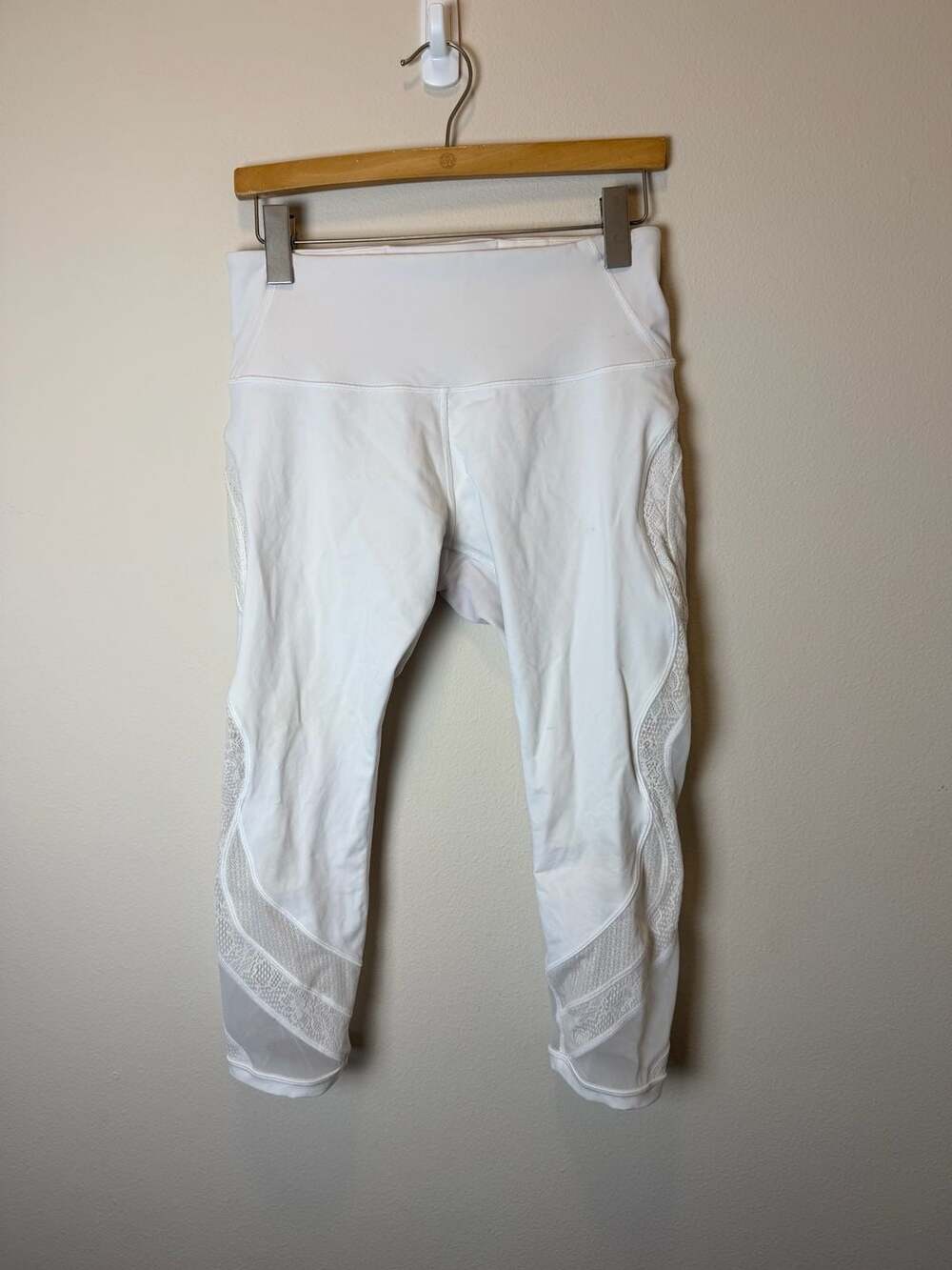 Lululemon Wunder Under High-Rise Crop Size 10 White Lace Leggings